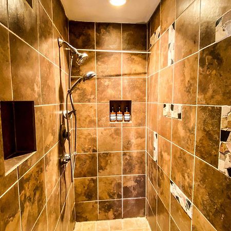 Mid-Century Vintage Brick Ranch Upstairs Guesthouse Sevierville Exteriér fotografie